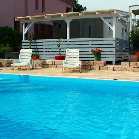Vice With Pool *