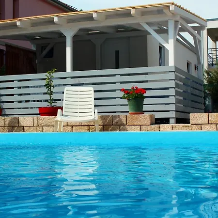 Vice With Pool Apartment Pakostane
