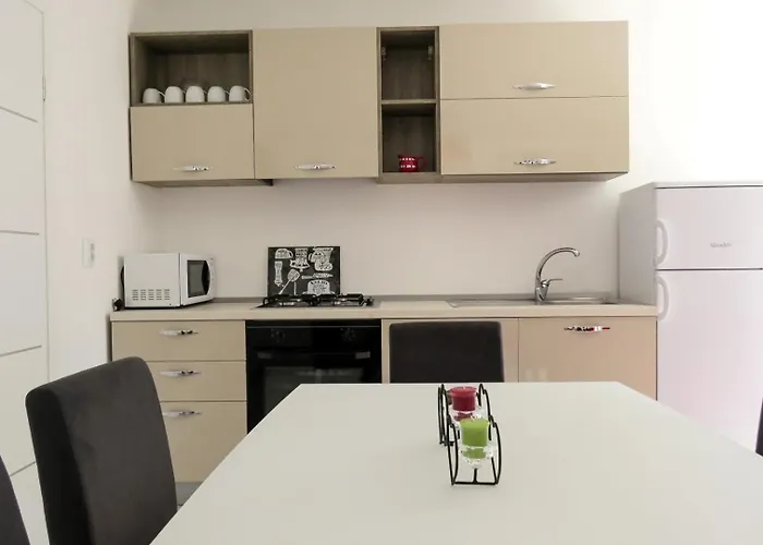 Vice With Pool 아파트