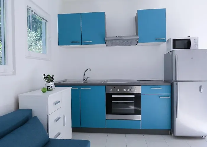 Vice With Pool 아파트