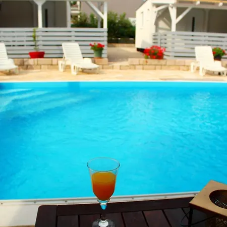 Vice With Pool Apartament *
