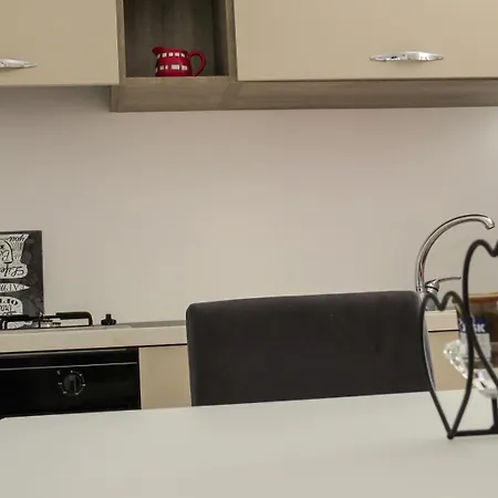 Vice With Pool شقة