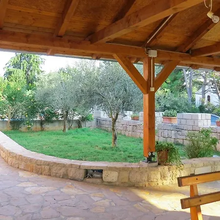 Apartament Vice With Pool