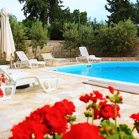 Bungalow Vice With Pool *