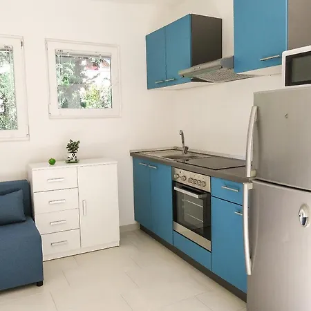 Vice With Pool * باكوشتاني