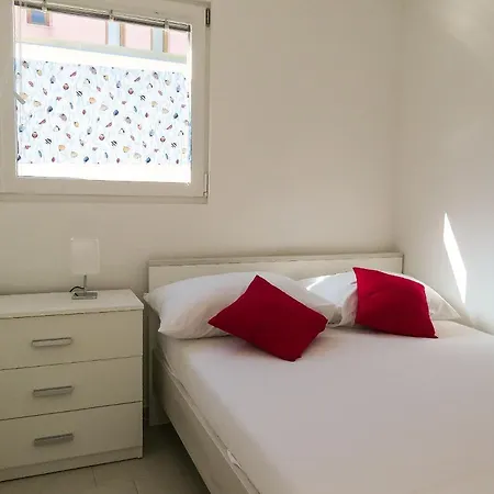 Vice With Pool شقة