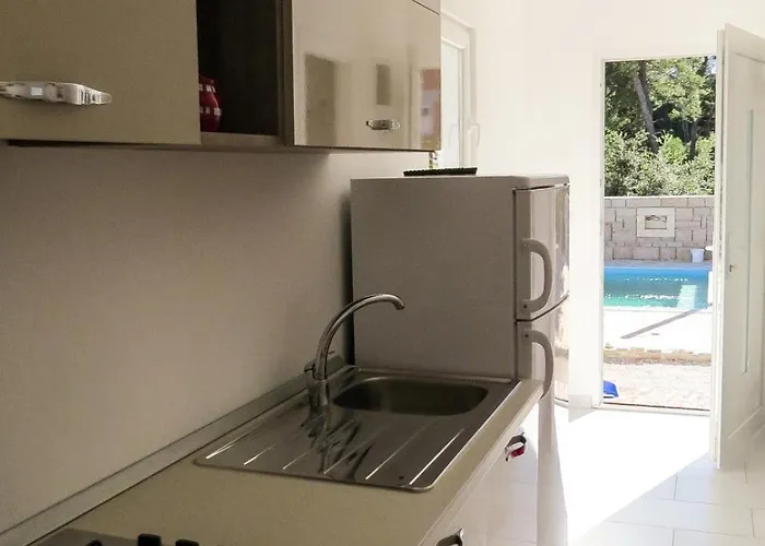 Vice With Pool דירה *