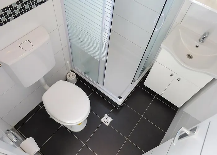 Vice With Pool דירה